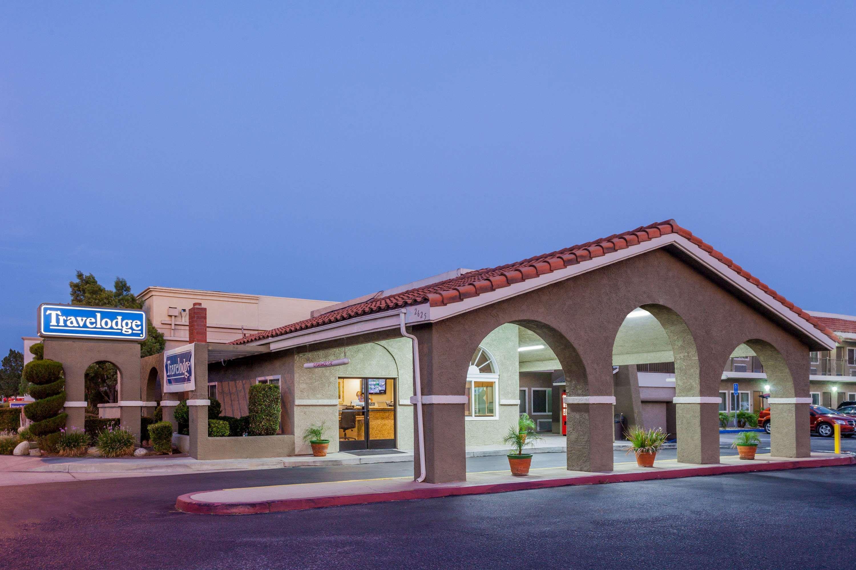 Travelodge By Wyndham Hemet Ca Exterior photo